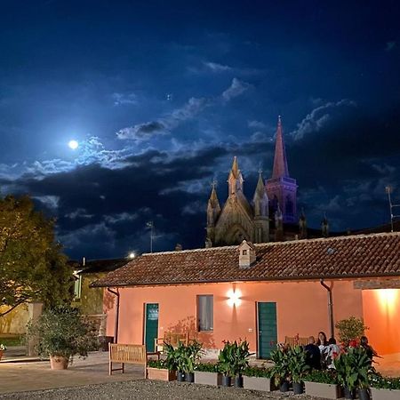 Agriturismo Pizzavacca Villanova sull'Arda エクステリア 写真