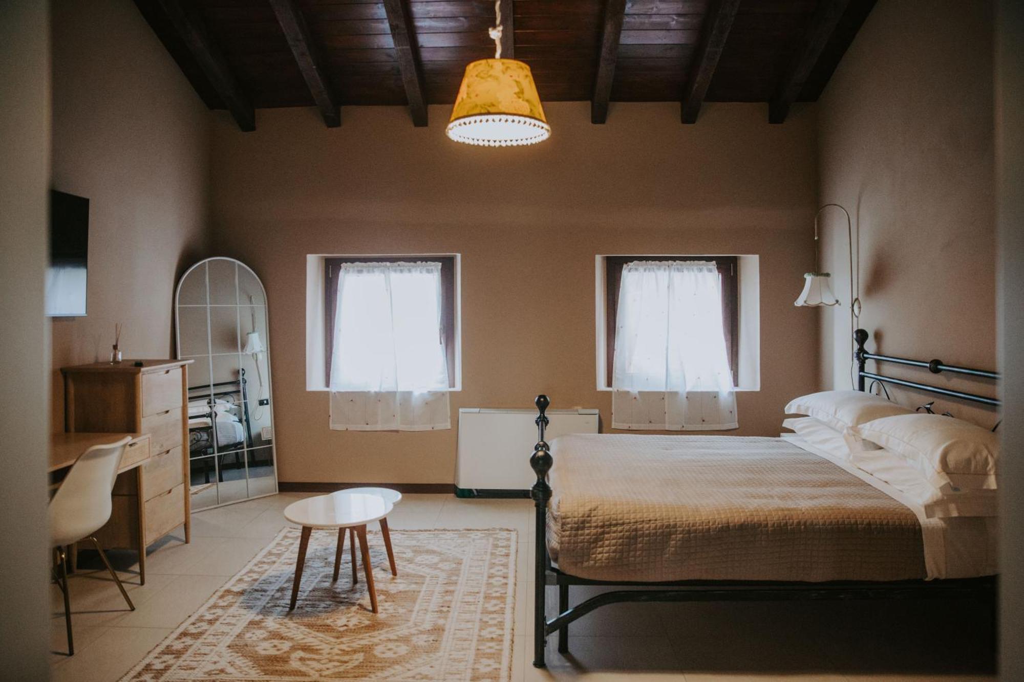 Agriturismo Pizzavacca Villanova sull'Arda エクステリア 写真