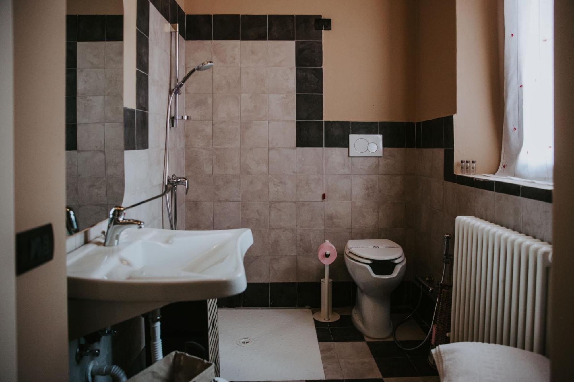 Agriturismo Pizzavacca Villanova sull'Arda エクステリア 写真